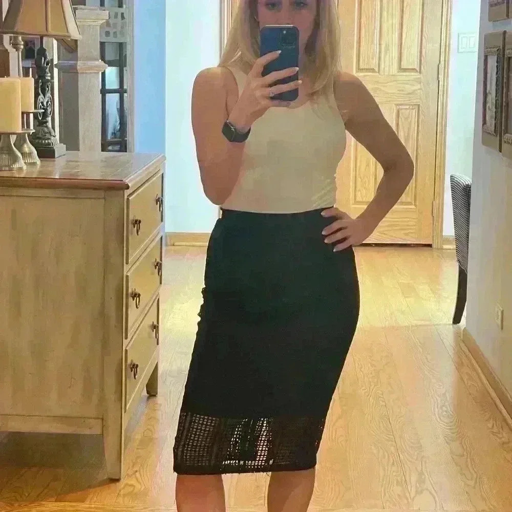 CLASSIQUES ENTIER Black Crochet Lace Overlay Pencil Midi Skirt Size 4P. - Picture 10 of 12